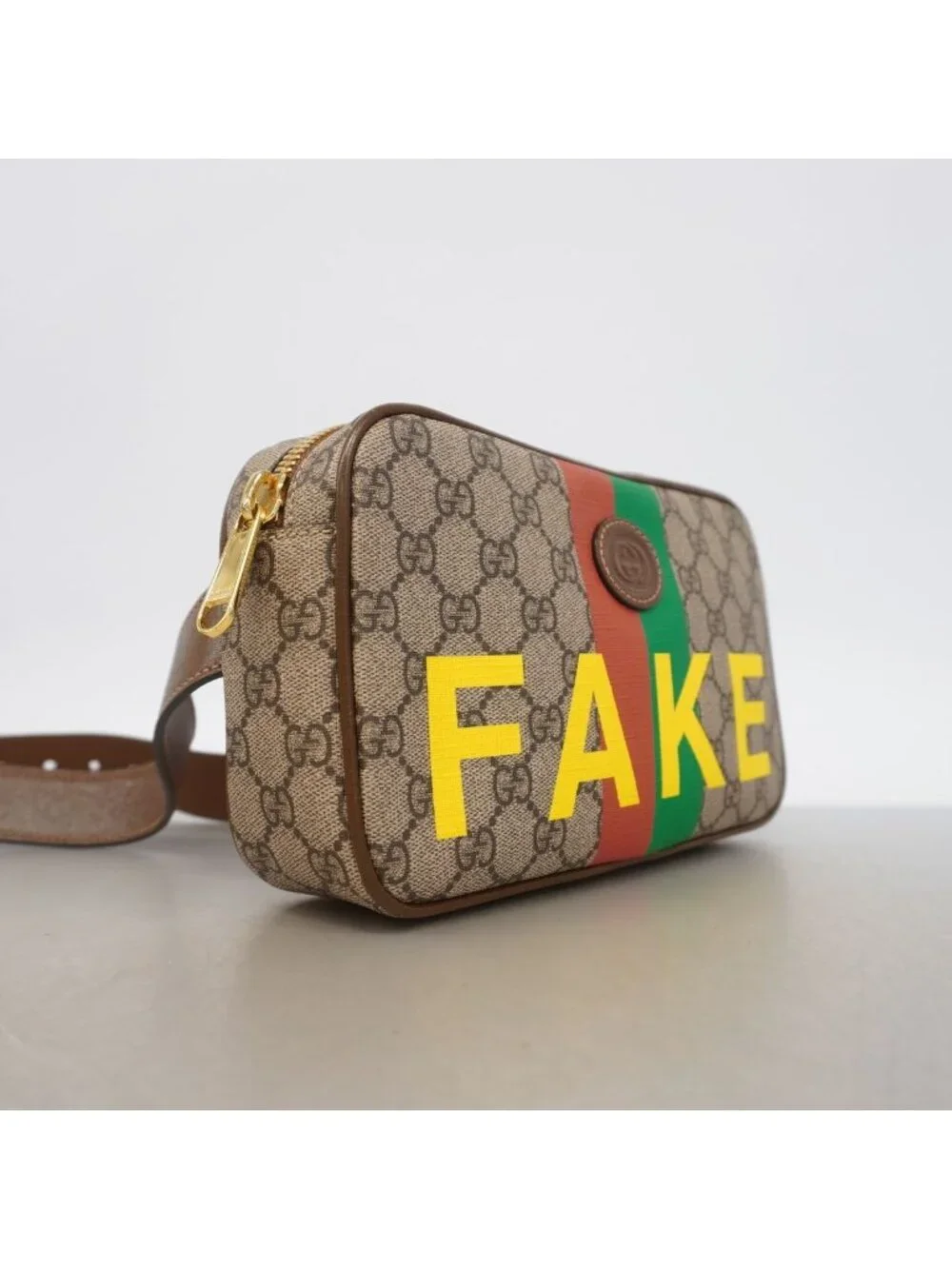 Gucci Shoulder Bag GG Supreme Brown Gold